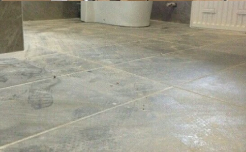 Глубокая очистка плитки и швов в санузле - до